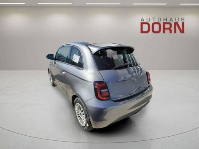 Fiat 500e Neuer 500e 3+1 DAB-Radio LED-Tagfahrlicht u