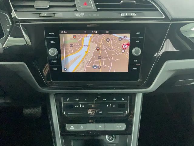 Volkswagen Touran 1.5 TSI DSG R-Line