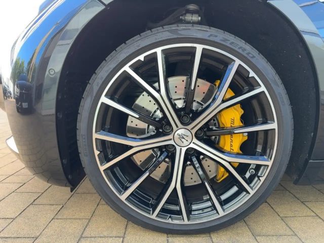 Maserati GranCabrio Modena