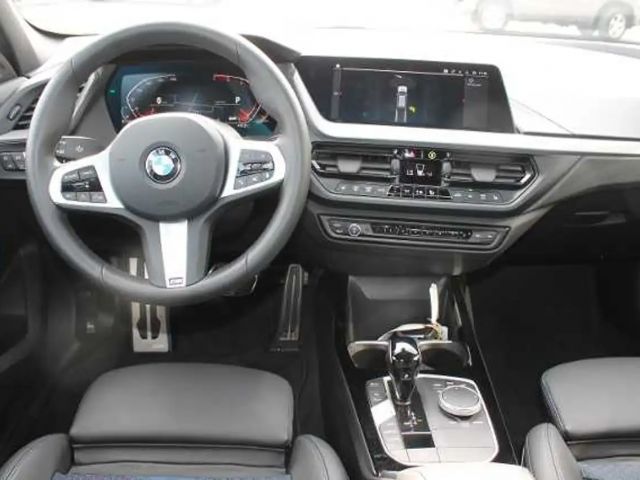 BMW 318 318i M-Sport Sedan