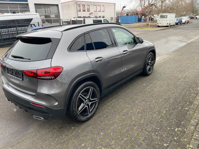 Mercedes-Benz GLA 200 4MATIC AMG Line GLA 200 d