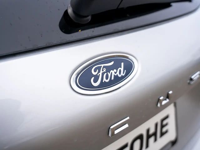 Ford Focus Titanium Wagon