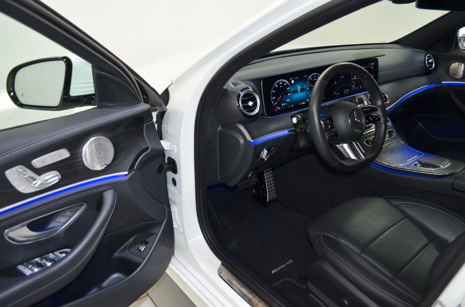 Mercedes-Benz E 300 4MATIC E 300 de Sedan