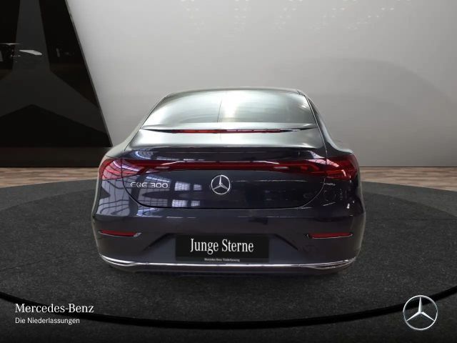 Mercedes-Benz EQE 300 Sedan