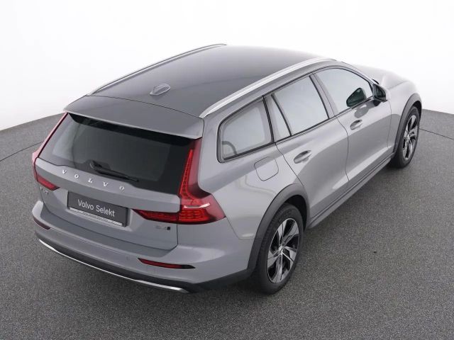 Volvo V60 Cross Country AWD Plus