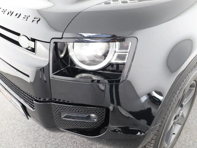 Land Rover Defender 110 Dynamic SE