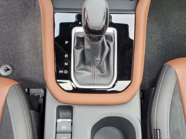 Subaru Forester 2.0 Platinum MJ 25