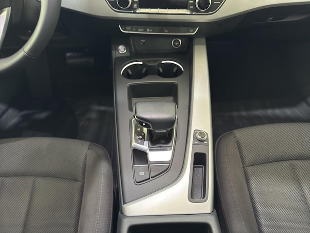 Audi A4 40 TFSI Avant S-Tronic