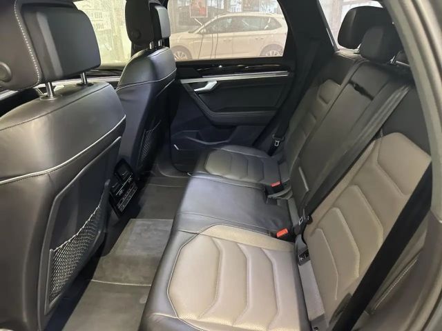 Volkswagen Touareg 4Motion R-Line Style