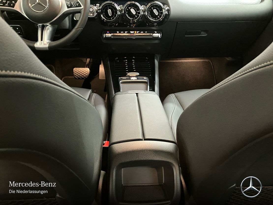 Mercedes-Benz B 180 Sedan