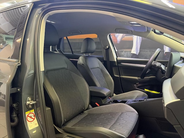 Volkswagen Golf 1.5 eTSI DSG Life