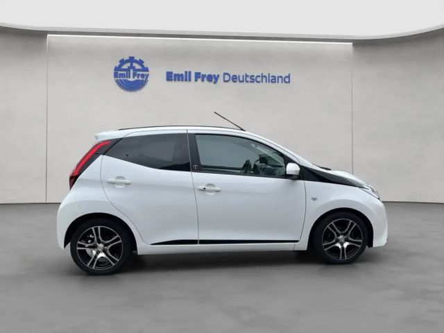 Toyota Aygo X Hatchback Play Team D X-play
