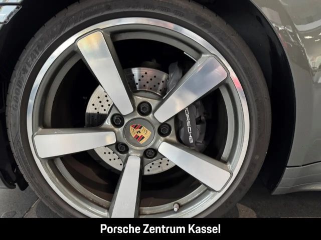 Porsche 992 4 Coupé Targa