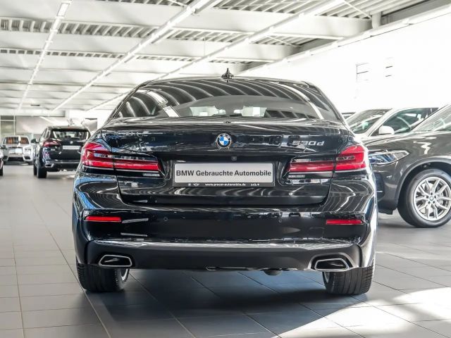 BMW 530 530d Luxury Line Sedan