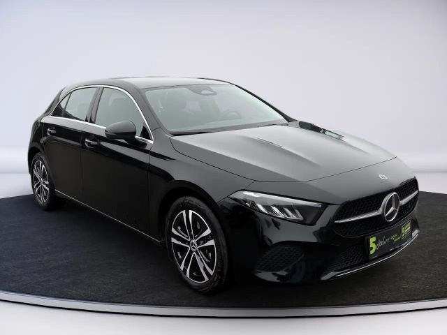 Mercedes-Benz A 180 LENKRADHEIZUNG LED HP USB PAKET