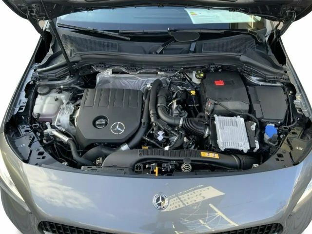 Mercedes-Benz B 180 SpurW W-Paket PDC SHZ SpurH LED el.Heck