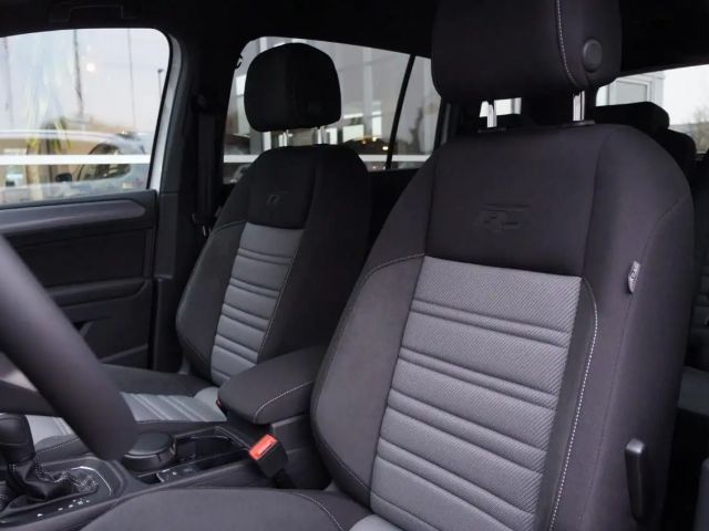 Volkswagen Touran 1.5 TSI DSG R-Line