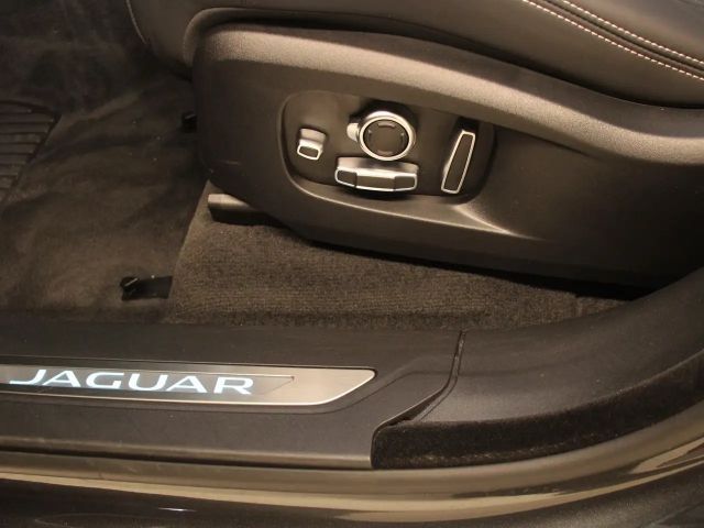 Jaguar F-Pace AWD D300 R-Dynamic