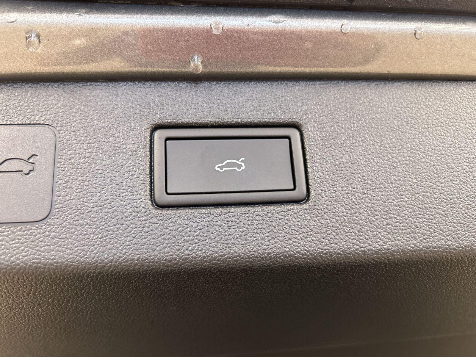 Volkswagen T-Roc 1.5 eTSI DSG R-Line