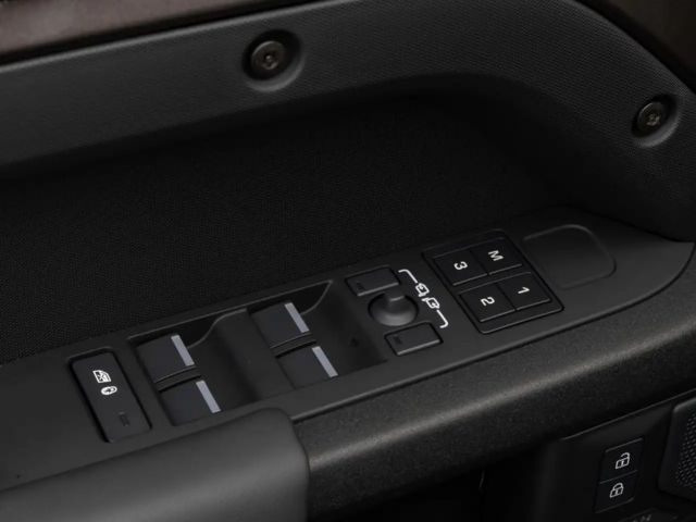 Land Rover Defender 110