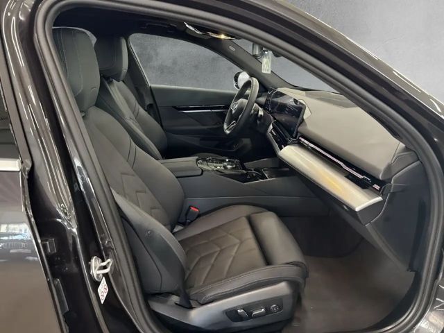 BMW 530 530e M-Sport Sedan