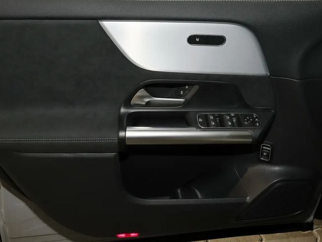 Mercedes-Benz GLA 200 AMG Line