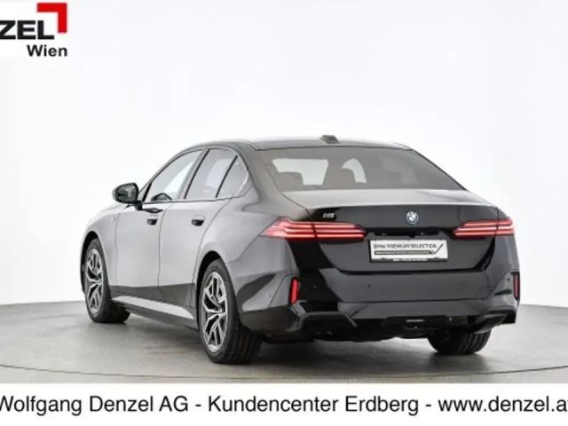 BMW i5 Sedan