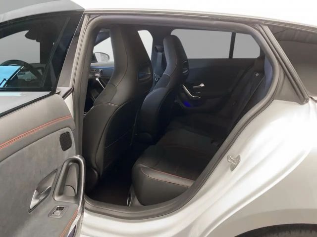 Mercedes-Benz CLA 180 CLA