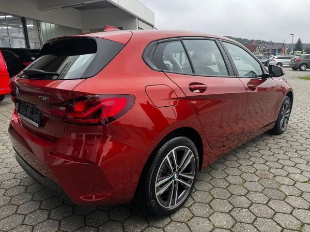 BMW 118 118i Sedan Sport Line