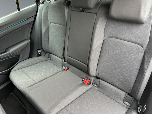 Volkswagen Golf 1.5 eTSI DSG Life Variant