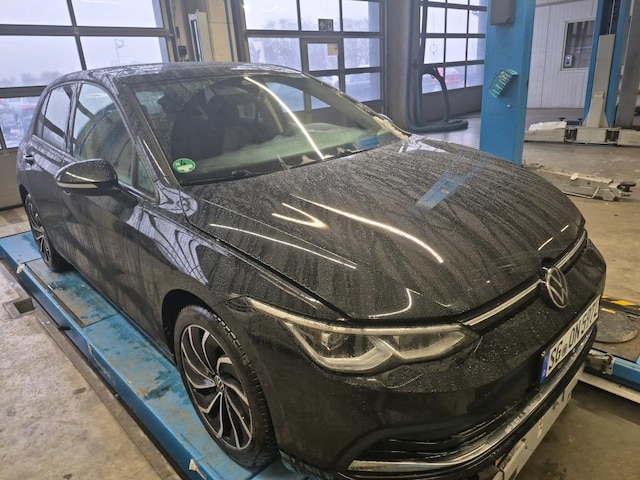 Volkswagen Golf 1.5 eTSI DSG