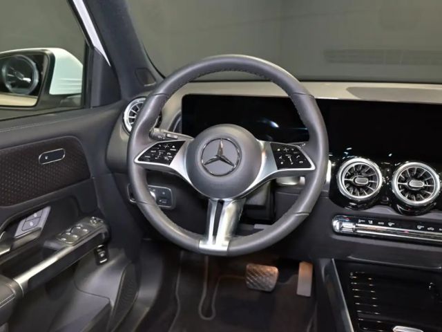 Mercedes-Benz EQB 300 4MATIC Progressive