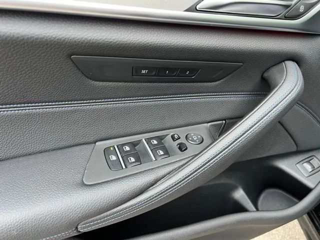 BMW 530 530d M-Sport Sedan xDrive