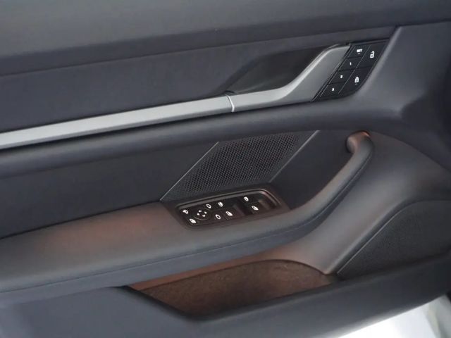 Porsche Taycan 4 Cross Turismo