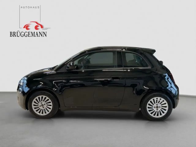 Fiat 500e Action