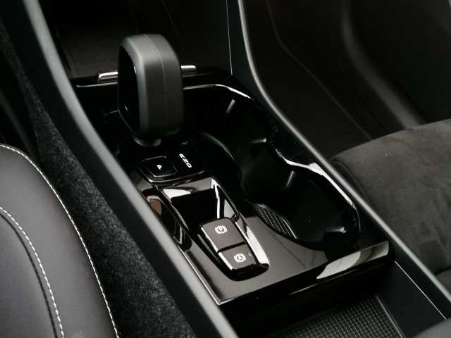 Volvo XC40 R-Design Recharge