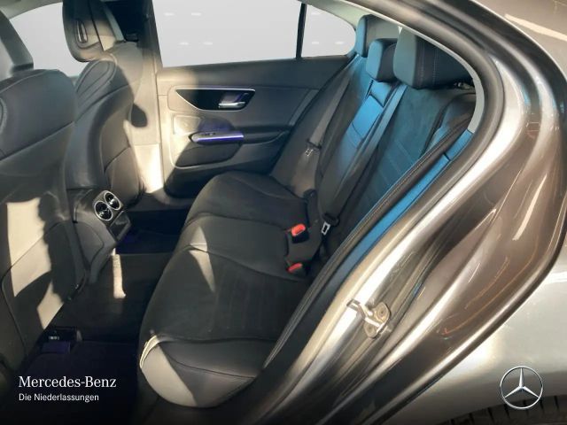 Mercedes-Benz C 200 AMG Line Sedan