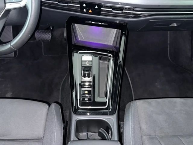 Volkswagen Golf Style Variant