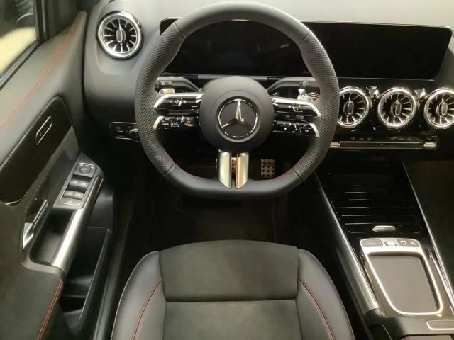 Mercedes-Benz B 220 AMG Line B 220 d