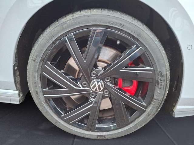 Volkswagen Golf 2.0 TSI GTI