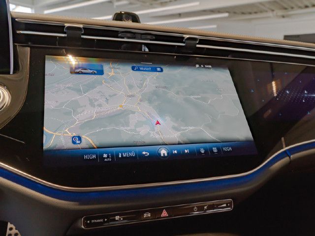 Mercedes-Benz E 200 Sedan