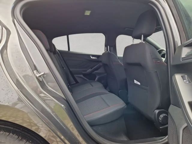 Ford Focus EcoBoost ST Line