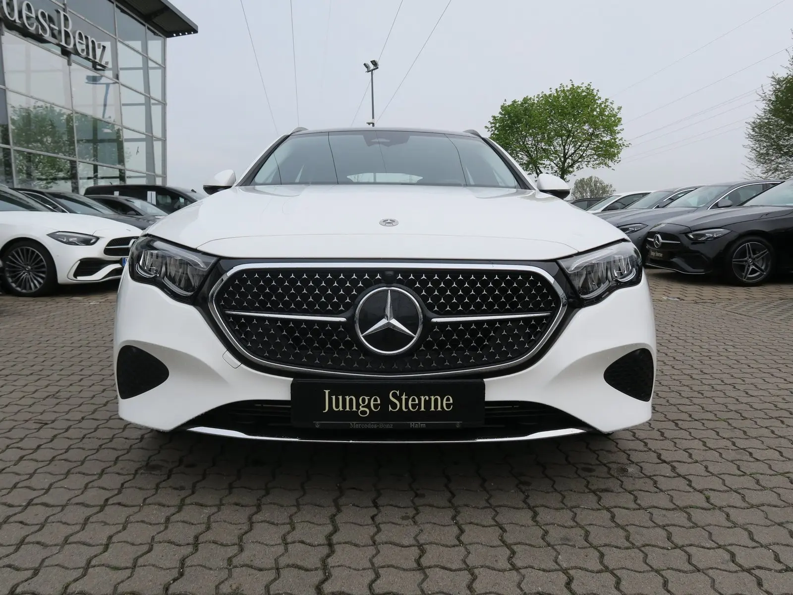 Mercedes-Benz E 200 AVANTGARDE