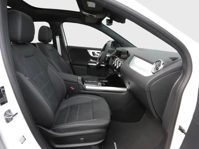 Mercedes-Benz GLA 220 4MATIC AMG Line GLA 220 d