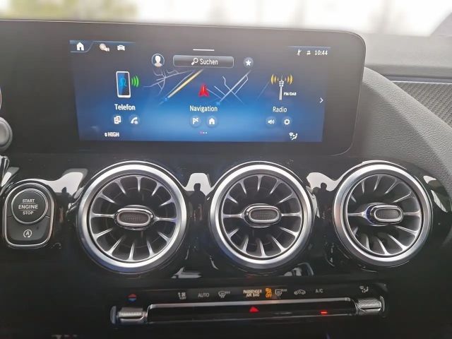 Mercedes-Benz GLA 180 AMG Line