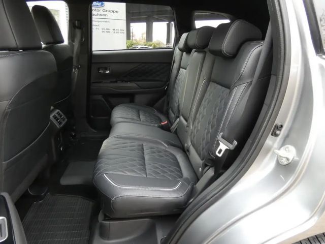 Mitsubishi Outlander 4WD PHEV