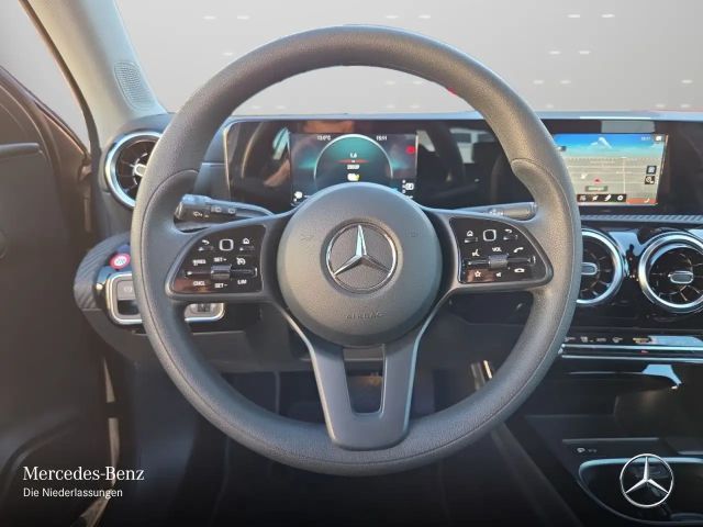 Mercedes-Benz A 250 A 250 e Style