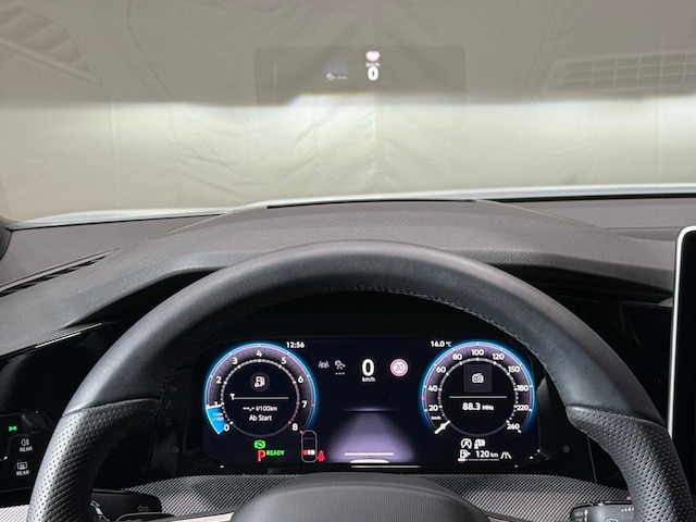 Volkswagen Golf 1.5 eTSI DSG R-Line