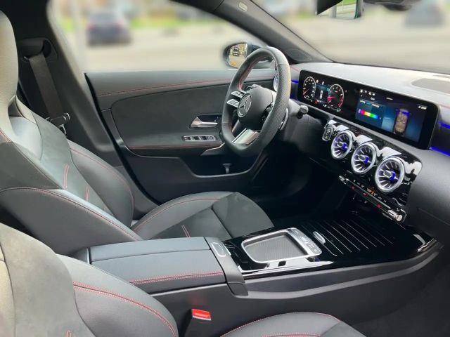 Mercedes-Benz CLA 200 AMG Line Coupé