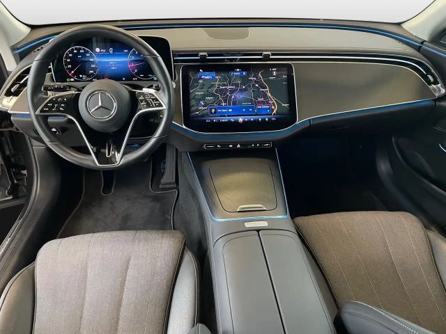 Mercedes-Benz E 200 AVANTGARDE Estate